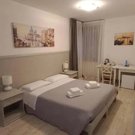 Palazzetto Canossa 3* Venice