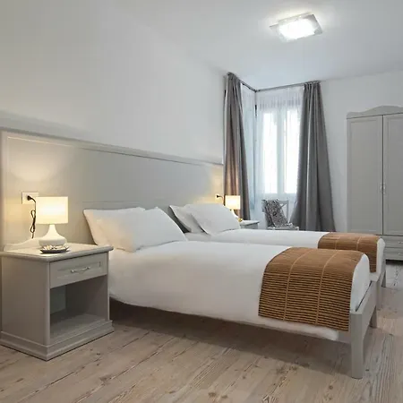 ゲストハウス Palazzetto Canossa