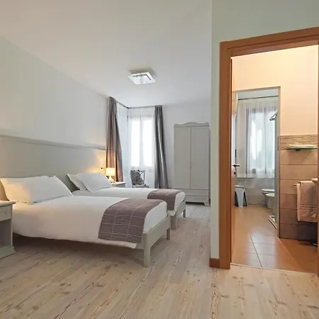 ゲストハウス Palazzetto Canossa