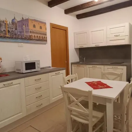 Pensión Palazzetto Canossa 3*