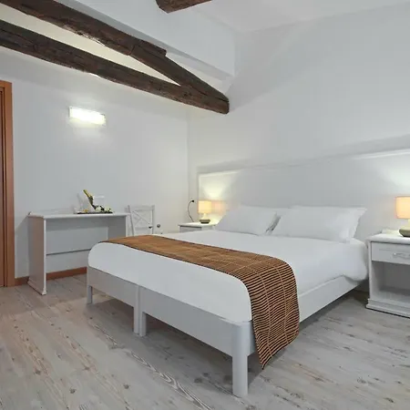 Palazzetto Canossa