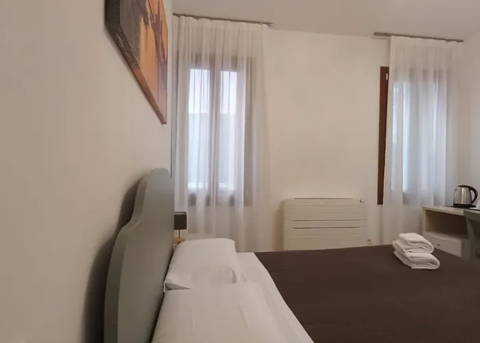 Palazzetto Canossa בית הארחה 3*