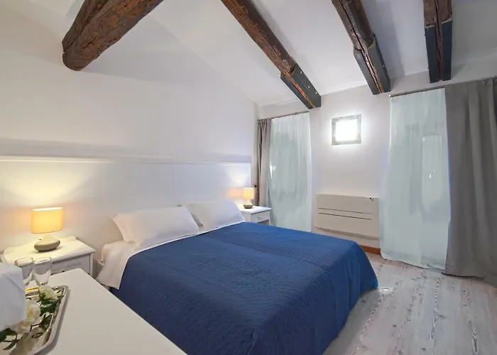 בית הארחה Palazzetto Canossa 3*