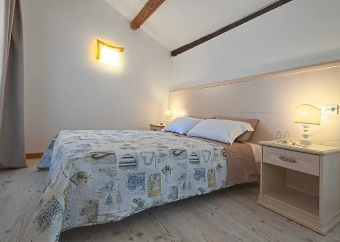 בית הארחה Palazzetto Canossa 3*